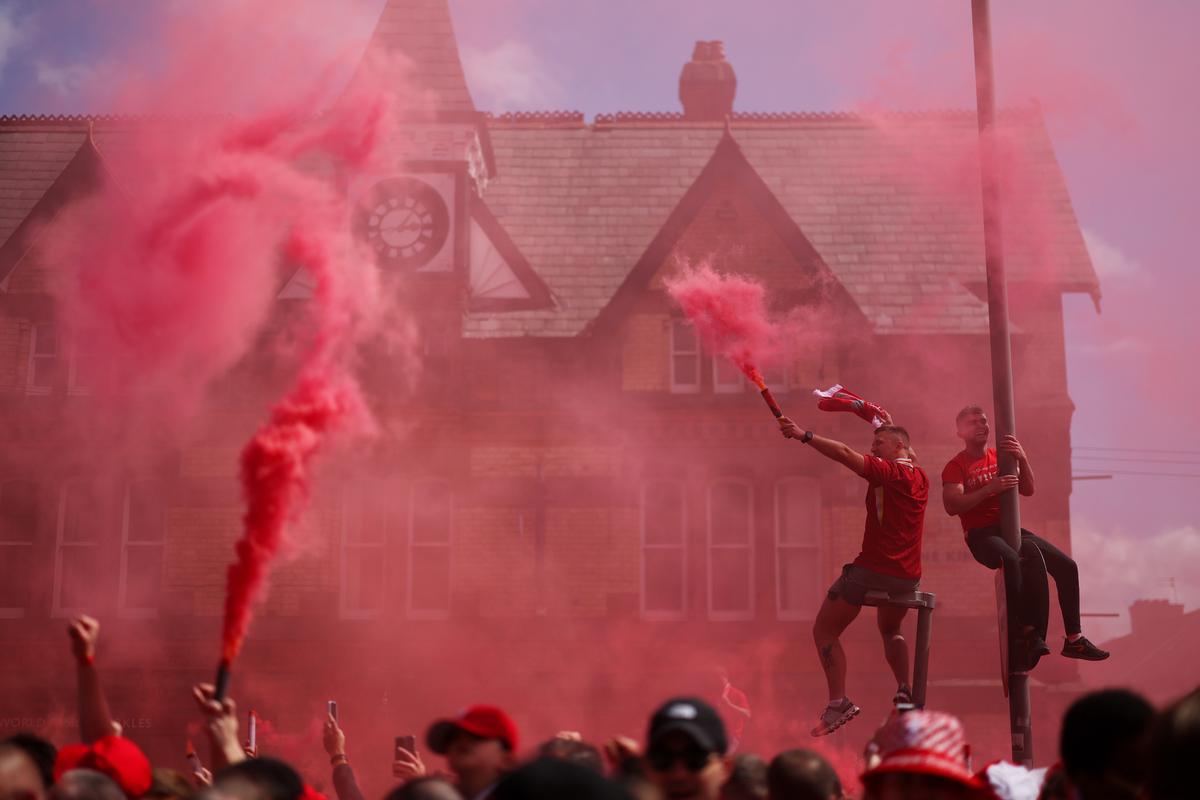Liverpool a primit trofeul de campioană în Premier League