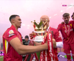 Liverpool a primit trofeul de campioană în Premier League, foto: captură Digi Sport