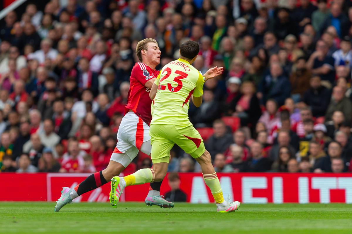 Emiliano Martinez, cartonaș roșu în Manchester United - Aston Villa