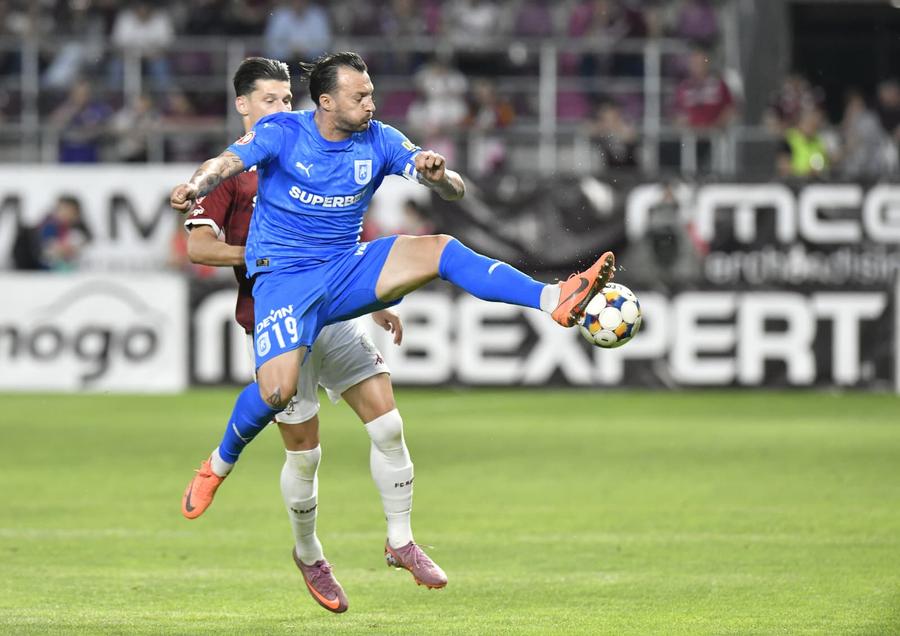 Craiova a anunțat despărțirea de încă un fotbalist din echipa de titlu: „Vasile, tu ești buburuza noastră”