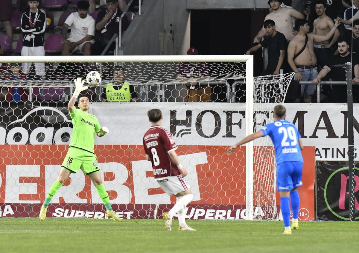 Rapid - Universitatea Craiova 0-0 » Să vină Pancu! Egal fără sare și piper în ultimul meci al play-off-ului. Campioana și-a respectat eticheta la București
