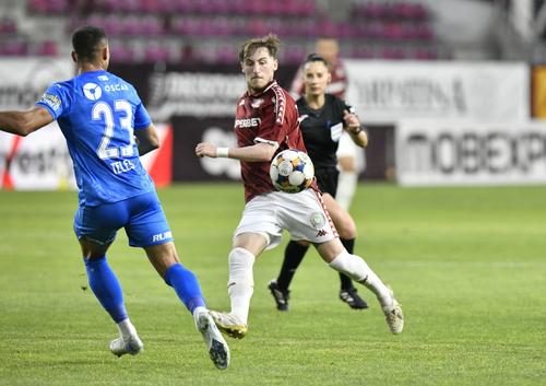 Grameni, în duel cu Samuel Teles » Rapid - Universitatea Craiova // foto: Cristi Preda (GSP)