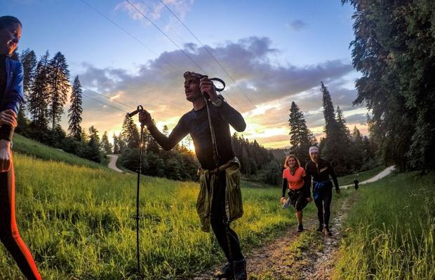 Everesting de România » Doi frați au străbătut în urcare timp de 23 de ore distanța egală cu înălțimea de 8.848 de metri
