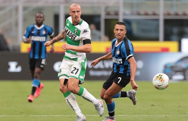 Chiricheș dă piept cu Zlatan! Fundașul român a fost titular la remizele cu Juventus și Inter, încheiate 3-3