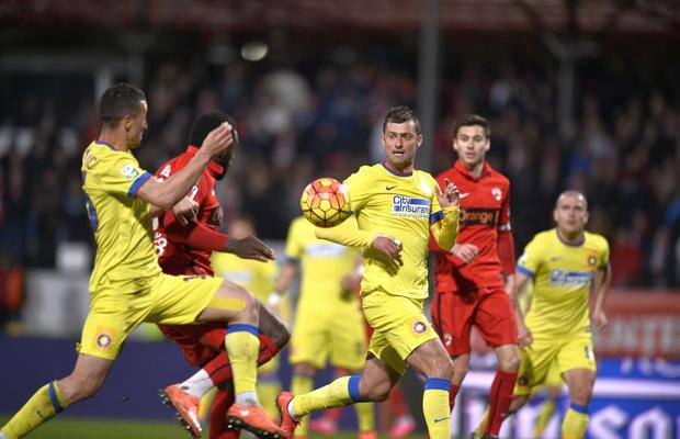 Cum arătau marile rivale la ultimul derby jucat în „Ștefan cel Mare”: Marica la FCSB, Gnohere la Dinamo + stadion arhiplin