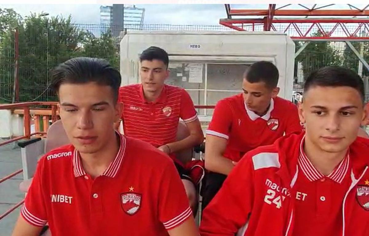 DINAMO - FCSB. FOTO Situație stranie în derby: copiii de mingi din „Ștefan cel Mare”, foști adversari ai oamenilor lui Vintilă