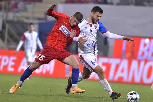 Andrei Chindriș, în duel cu Ovidiu Perianu / IMAGO