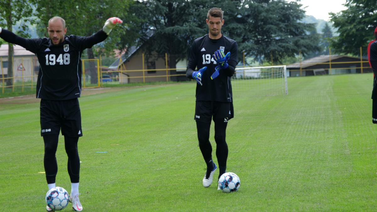 Nici FC U Craiova n-a scăpat de caniculă » Antrenament defensiv la 30 de grade, înaintea primului amical al lui Mutu