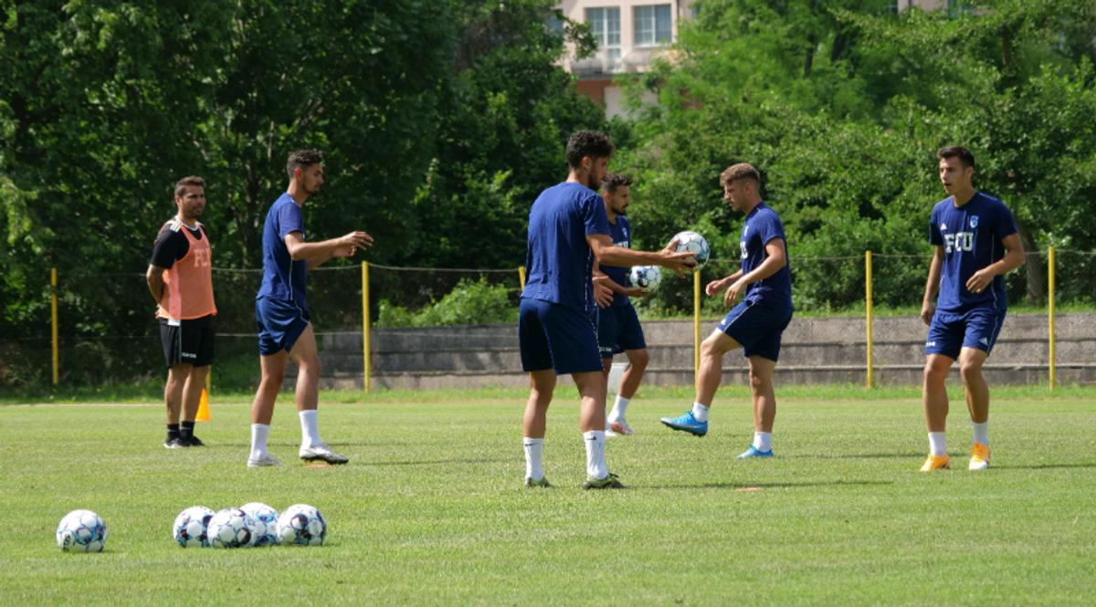 Nici FC U Craiova n-a scăpat de caniculă » Antrenament defensiv la 30 de grade, înaintea primului amical al lui Mutu