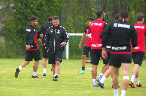Mario Nicolae, directorul sportiv al lui Dinamo, a vorbit despre intrarea în insolvență a lui Dinamo.