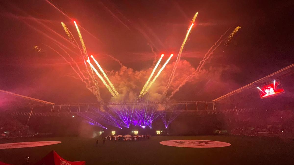 Spectacol de artificii la aniversarea Rapidului