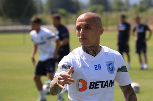 CS Universitatea Craiova dispută astăzi, de la ora 18:00, un meci amical împotriva bulgarilor de la Botev Plovdiv. Partida va fi liveVIDEO pe GSP.ro.