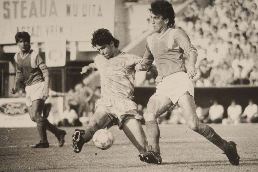 Rada, într-un meci cu Steaua, de la finalul anilor '80 Rapidiștii, arestați și de Venus, și de Steaua, și de Dinamo!