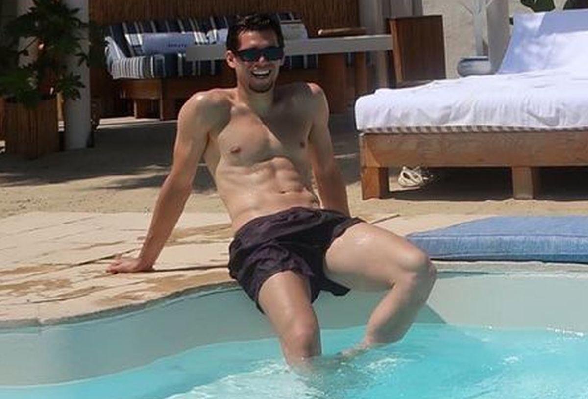 Lux și opulență  » Denis Alibec, vacanță „fierbinte” pe Coasta de Azur, alături de Ianis Hagi și Tudor Băluță