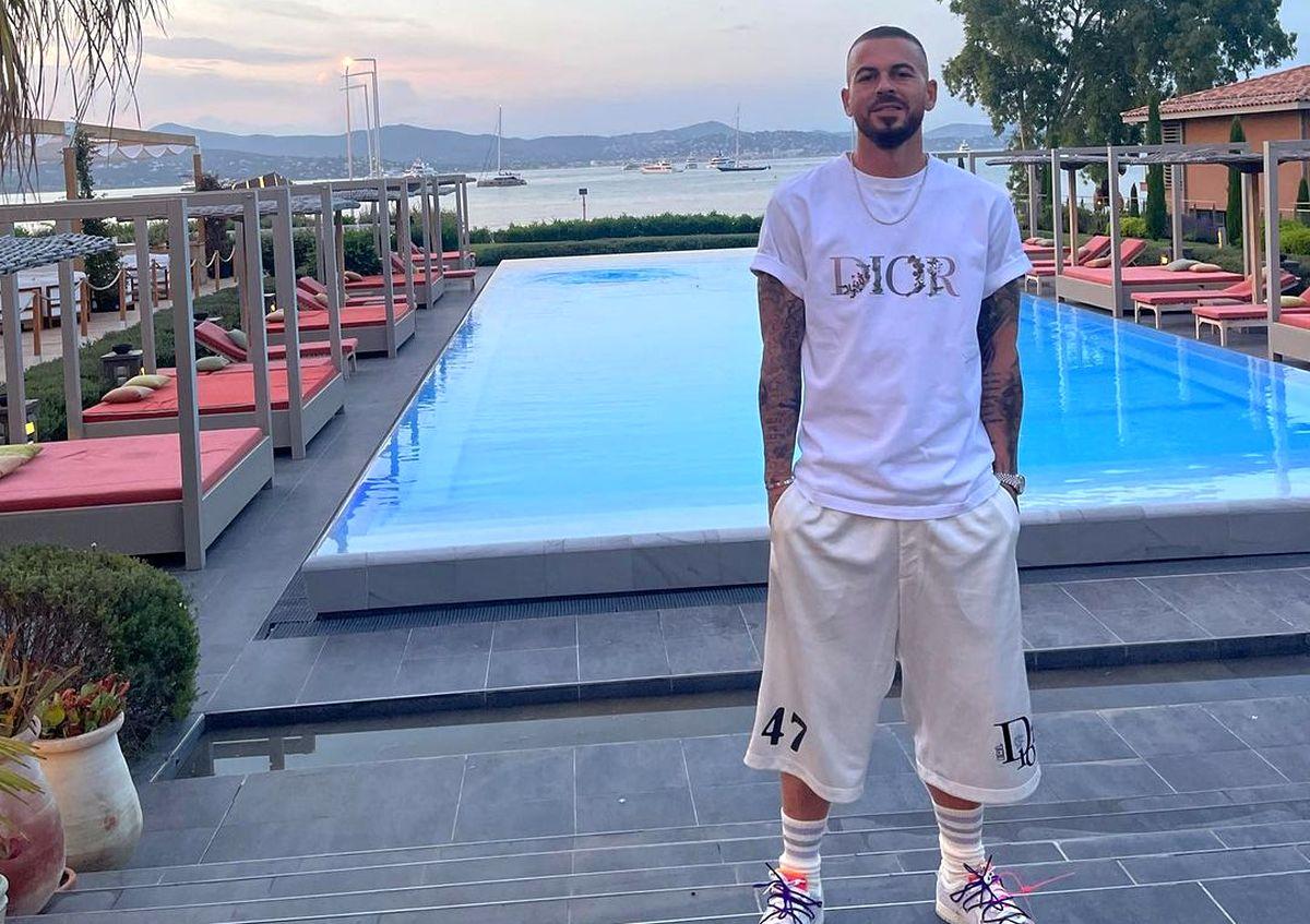 Lux și opulență  » Denis Alibec, vacanță „fierbinte” pe Coasta de Azur, alături de Ianis Hagi și Tudor Băluță