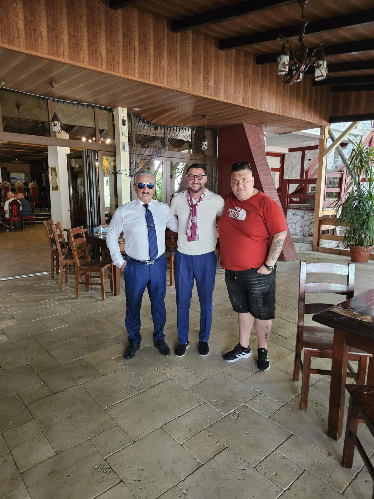 Imagini de la aniversarea de 101 de ani a Rapidului » Momente tari surprinse de GSP: show la microfon, dedicații de la „Bocciu” și Miță Iosif + Rapidiștii au sărit în piscină