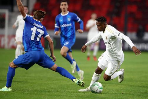 Luther Singh (n. r. în alb), fotbalistul care ar putea ajunge la FCSB