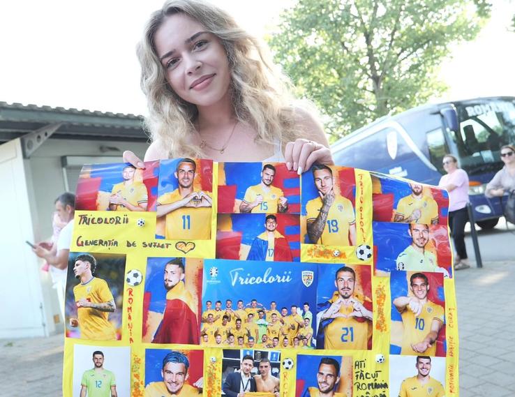 Suporterii români la antrenamentul oficial de dinaineta meciului cu Slovacia / FOTO: GSP