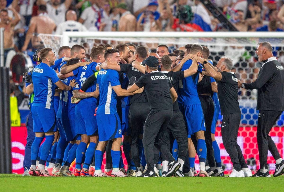 Anglia - Slovenia 0-0 » Slovenii i-au ținut piept Angliei și s-au bucurat pe gazon, chiar dacă au ratat calificarea de pe primele două locuri la ultimul criteriu de departajare: merg în „optimi” de pe locul 3