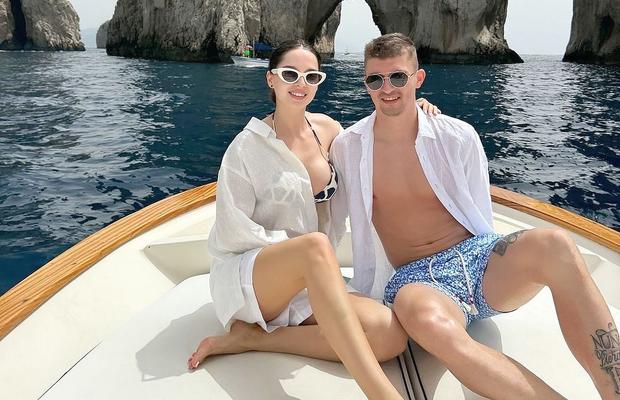 Florin Tănase, vacanță de lux cu soția Medeea înainte să decidă dacă semnează cu FCSB! Unde s-a relaxat fotbalistul 