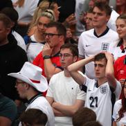 Pe stadion sau la terase, suporterii Angliei au privit cu greu prestația naționalei lui Southgate în fața Sloveniei / Sursă foto: Imago Images