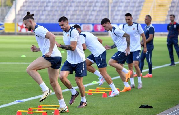 Alertă pentru Slovacia – România » Trei „tricolori” pot sta pe bară dacă naționala ajunge în optimi