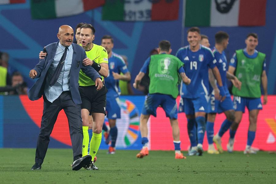 Arbitru dat afară de la Euro 2024 » Cele două controverse l-au trimis acasă