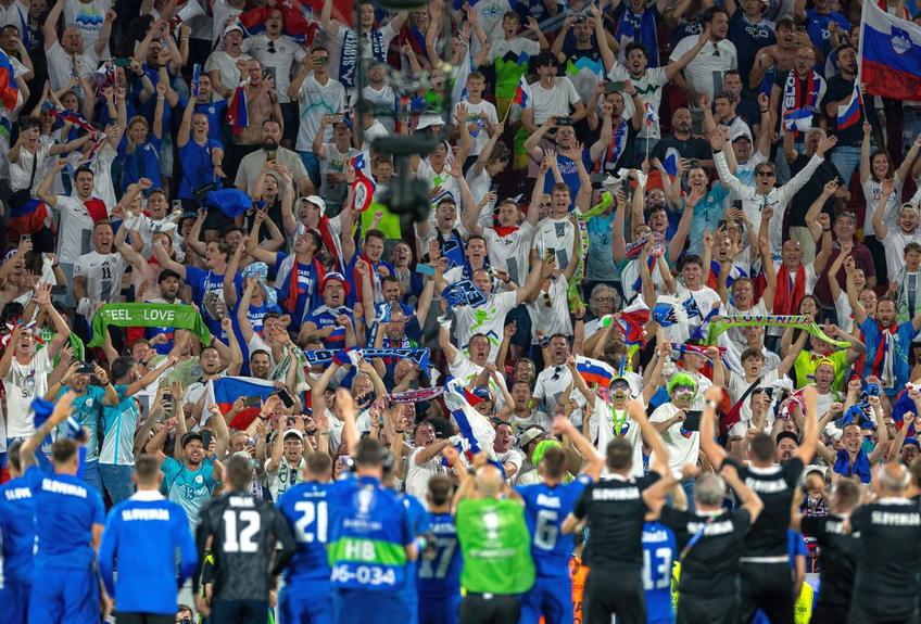 Bucuria Sloveniei după meciul cu Anglia / Sursă foto: Imago Images