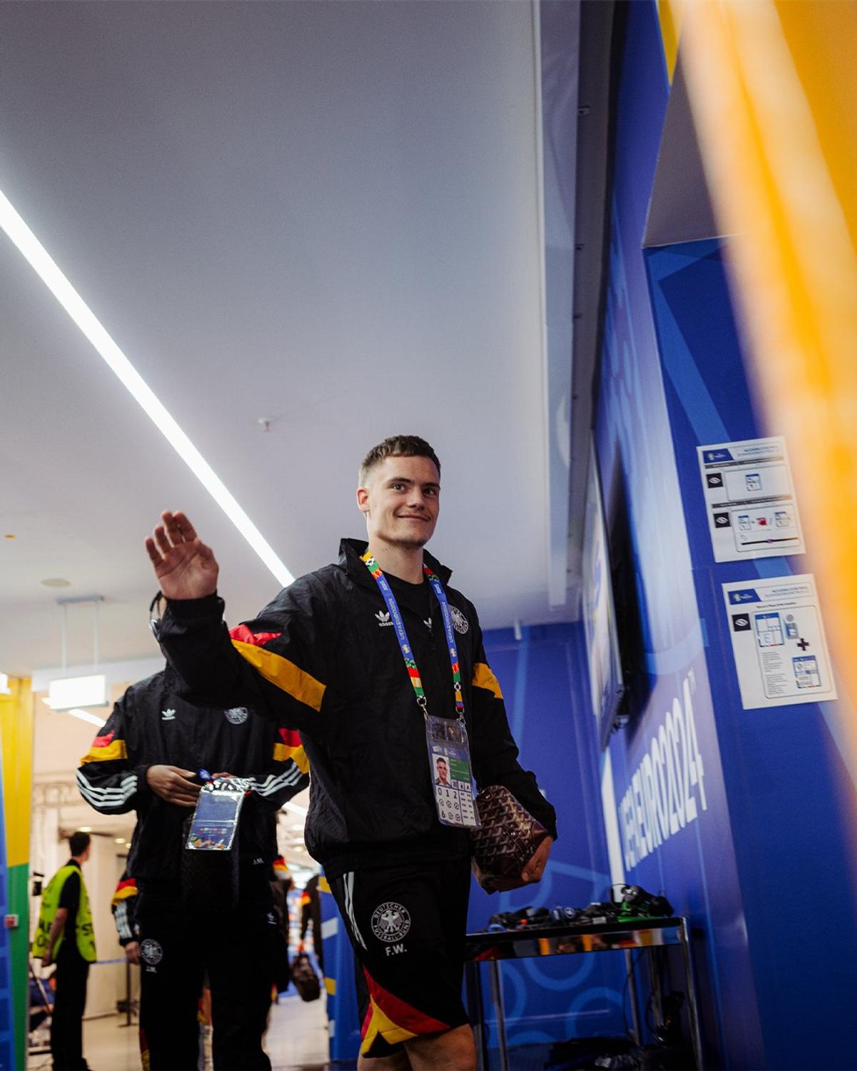 Toni Kroos, cu punga de plastic la stadion