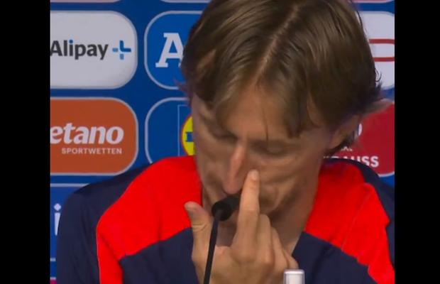 „Te rog mult, nu face asta!” » Moment TULBURĂTOR la conferință: mesajul unui jurnalist italian l-a copleșit pe Luka Modric! Imaginile fac înconjurul internetului