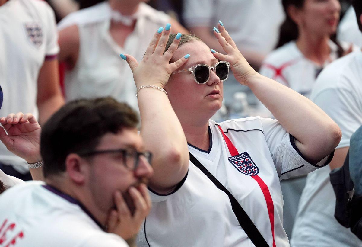 „Efectul Anglia” » Imagini din timpul meciului cu Slovenia: suporterii „Three Lions” n-au mai rezistat și au ajuns virali