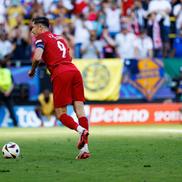 Penalty-ul lui Robert Lewandowski în meciul cu Franța / Sursă foto: Imago Images