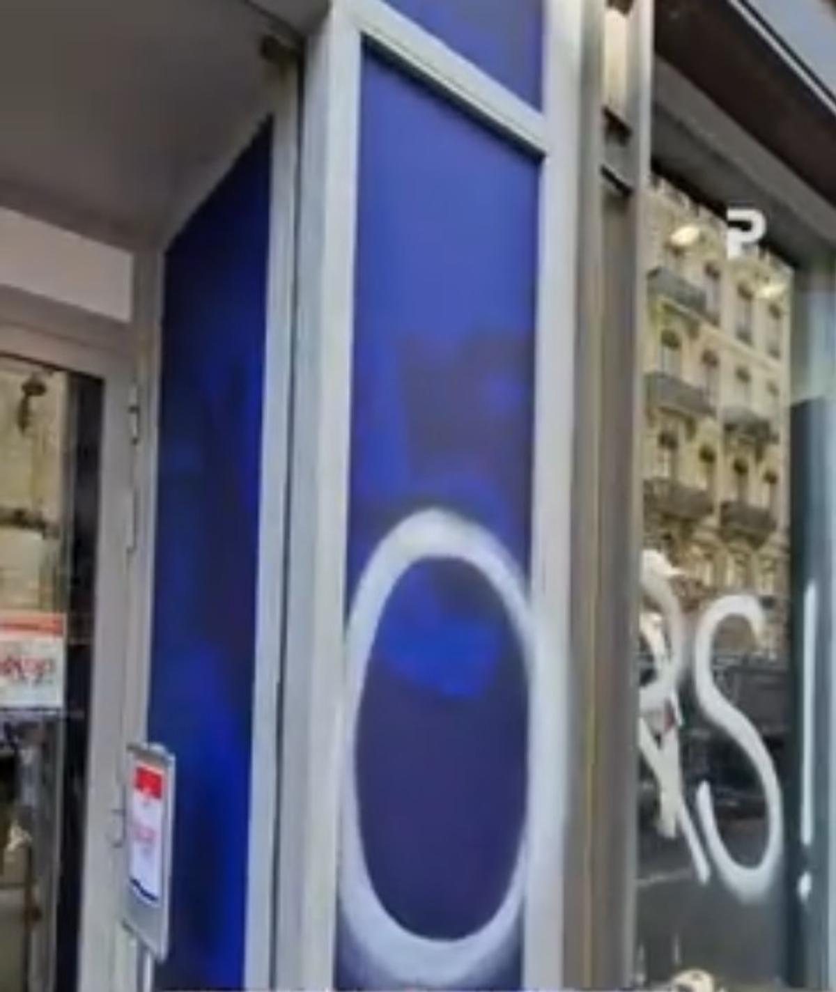 Mesajele afișate peste tot în oraș de fanii lui Lyon contra proprietarului clubului, John Textor