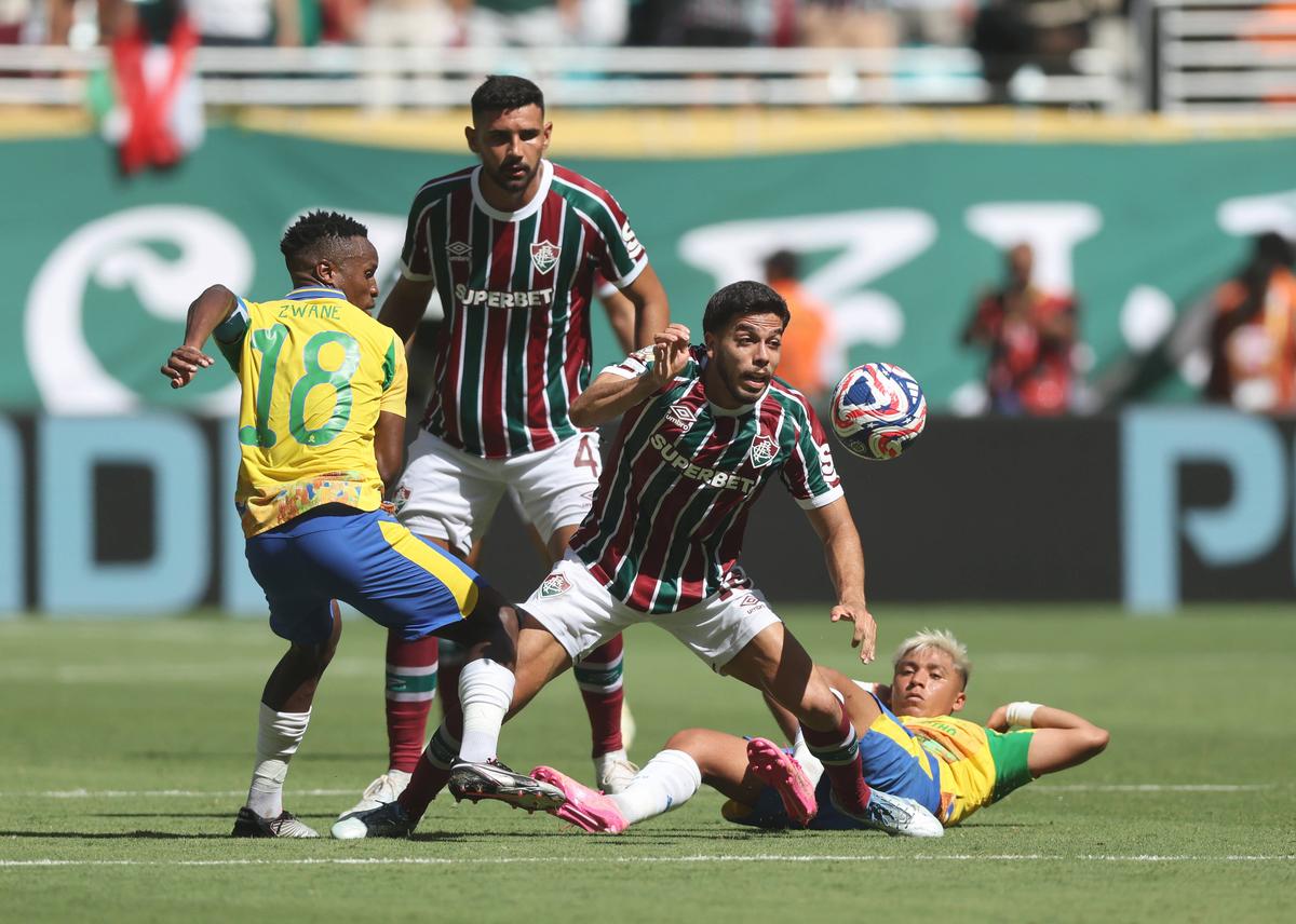 Borussia Dortmund - Ulsan HD și Mamelodi - Fluminense