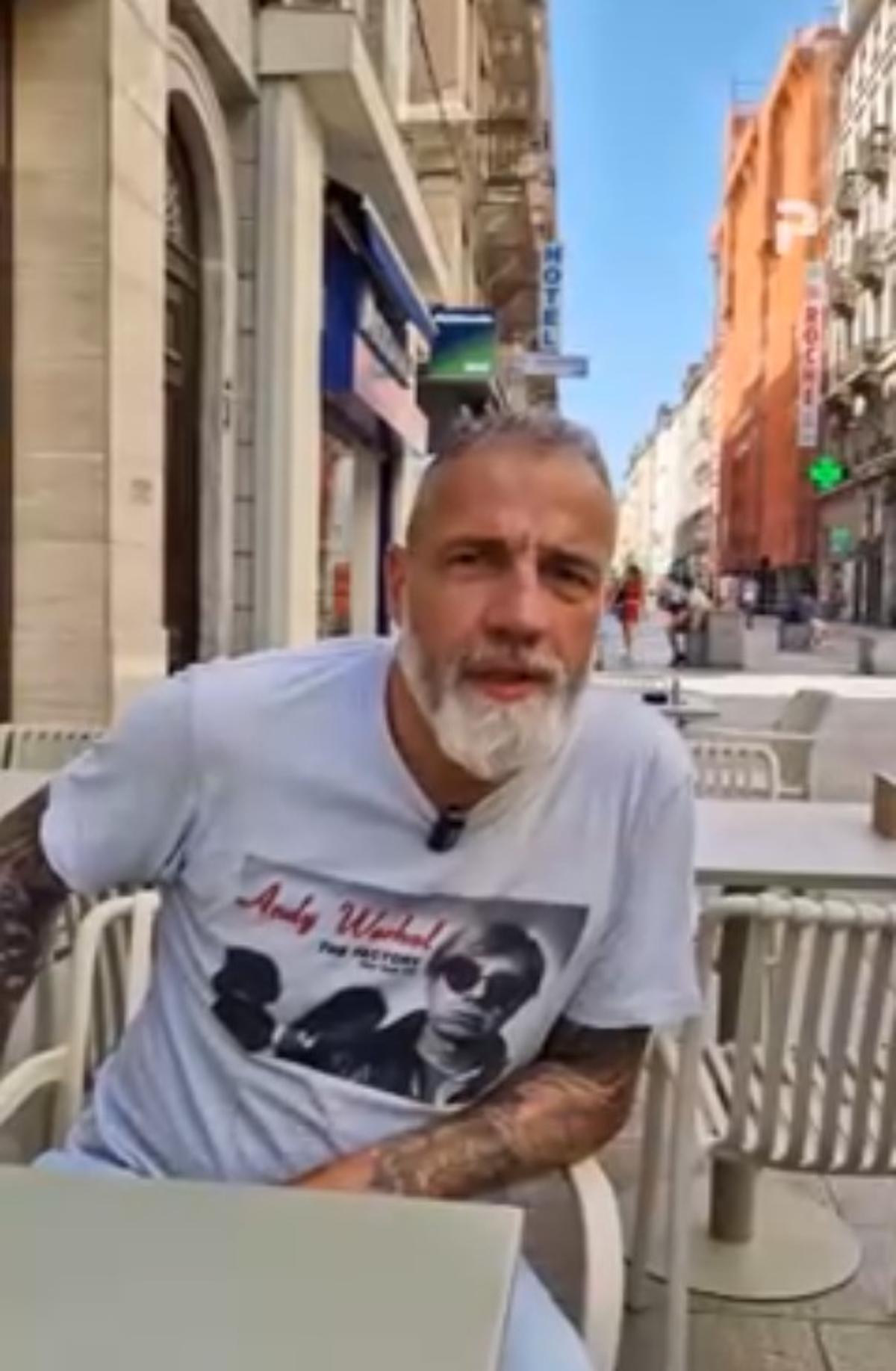 Revoltă contra „groparului” lui Lyon » Imagini incredibile din Franța: mesaje de amenințare pe poduri, magazine și biserici!