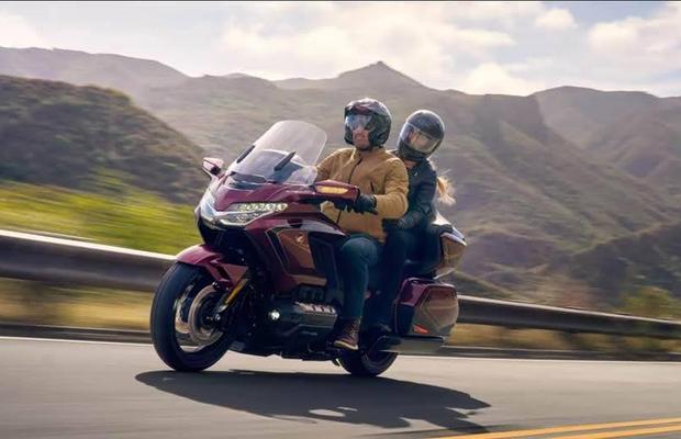 Motociclete cu transmisie automată? Tehnologia care a schimbat jocul