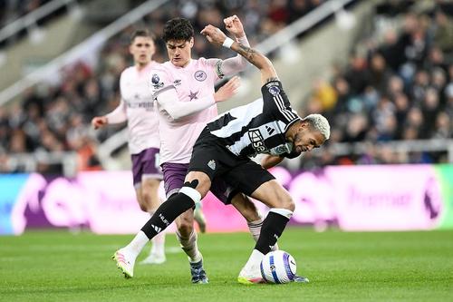 Christian Norgaard, într-un Newcastle - Brentford // foto: Guliver/gettyimages