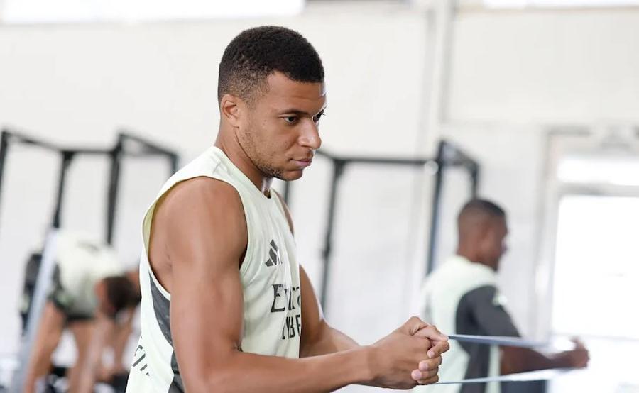 Câte kilograme a slăbit Kylian Mbappe în spital! » Real Madrid publică buletinul medical al atacantului francez