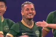 Alex Mitriță i-a dat pe spate pe chinezi la debutul oficial: două goluri și assist pentru noua echipă!