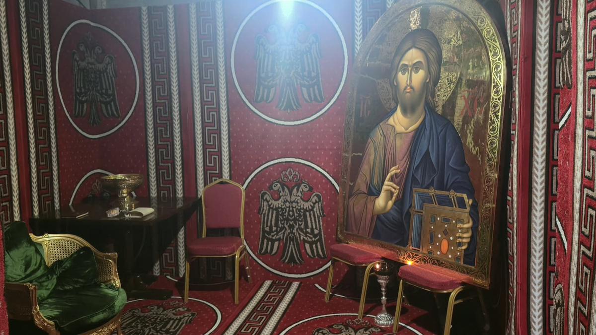 Imagini din interiorul Bisericii construite de Gigi Becali în Pipera