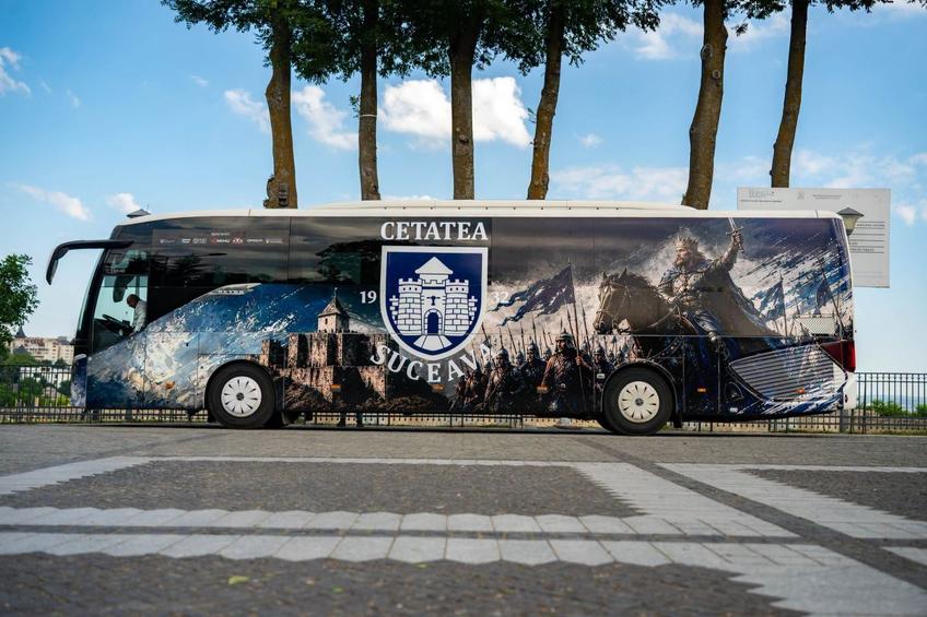CSM Cetatea Suceava, autocar modern în Liga 2 // foto: Facebook CSM Cetatea 1932 Suceava