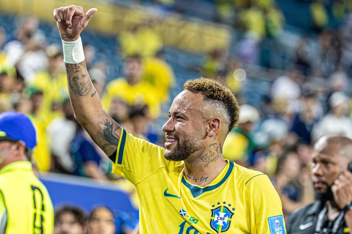 Imagini copleșitoare cu Neymar » A plâns pe teren, la primul meci pentru Brazilia după 980 zile