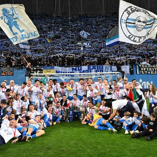 Universitatea Craiova a vândut peste 10.000 de abonamente pentru sezonul următoru // foto: Facebook Universitatea Craiova