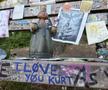 Banca din Seattle unde fanii vin și lasă obiecte în memoria lui Kurt Cobain FOTO: Ionuț Iordache (GSP)