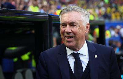 Carlo Ancelotti le-a răspuns contestatarilor: „Un singur om îmi poate da sfaturi!”