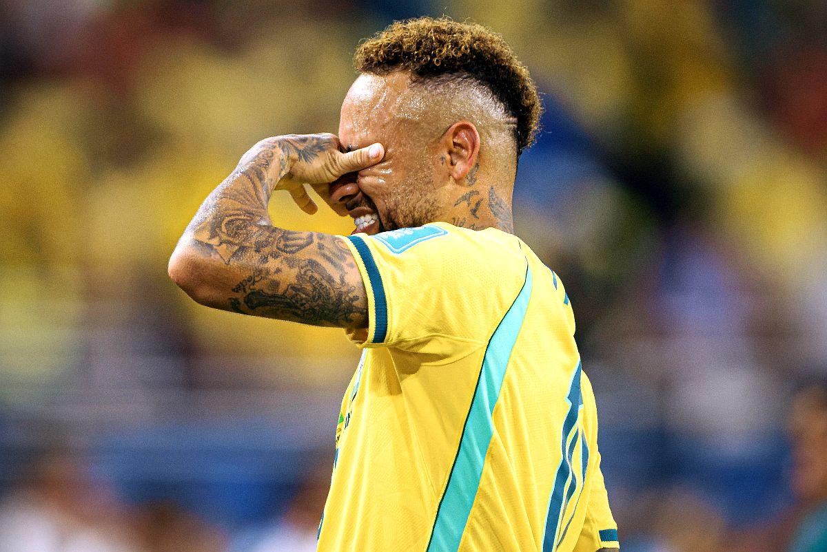 Imagini copleșitoare cu Neymar » A plâns pe teren, la primul meci pentru Brazilia după 980 zile