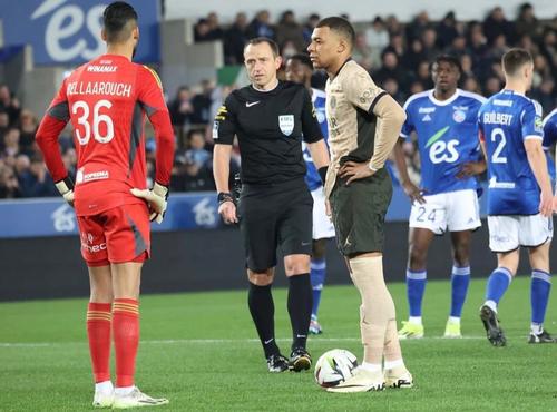 Bellaarouch l-a blocat pe Mbappe