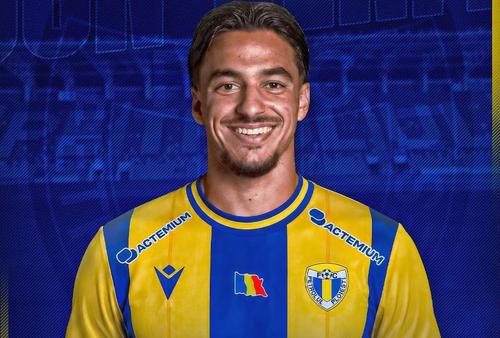 Petrolul Ploiești l-a prezentat pe Adam Zaian // foto: Facebook
