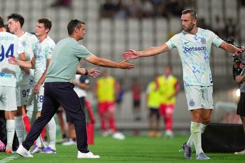 Cristi Chivu (stânga) și Stefan de Vrij (dreapta) / Foto: Imago Images