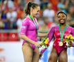 Larisa Iordache în 2014, alături de Simone Biles / foto: Guliver/Getty Images